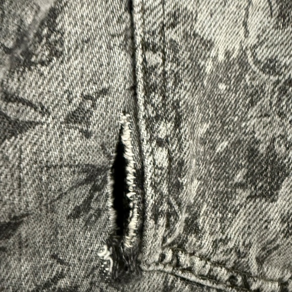 Moschino two tone black/grey floral jeans - size 26 - Picture 4 of 5